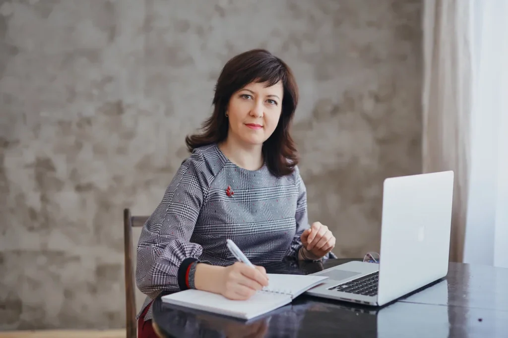 Ловейкина Наталья Леонидовна за работой